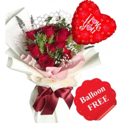 12 Red Roses with heart balloon